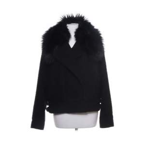 Säljer nu min svarta jacka från Filippa K!🤍Vid snabbt köp bättre pris🌸