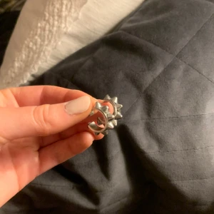 Edblad örhängen  - Säljer dessa snygga mot örhängen från Edblad! Fint skick. 