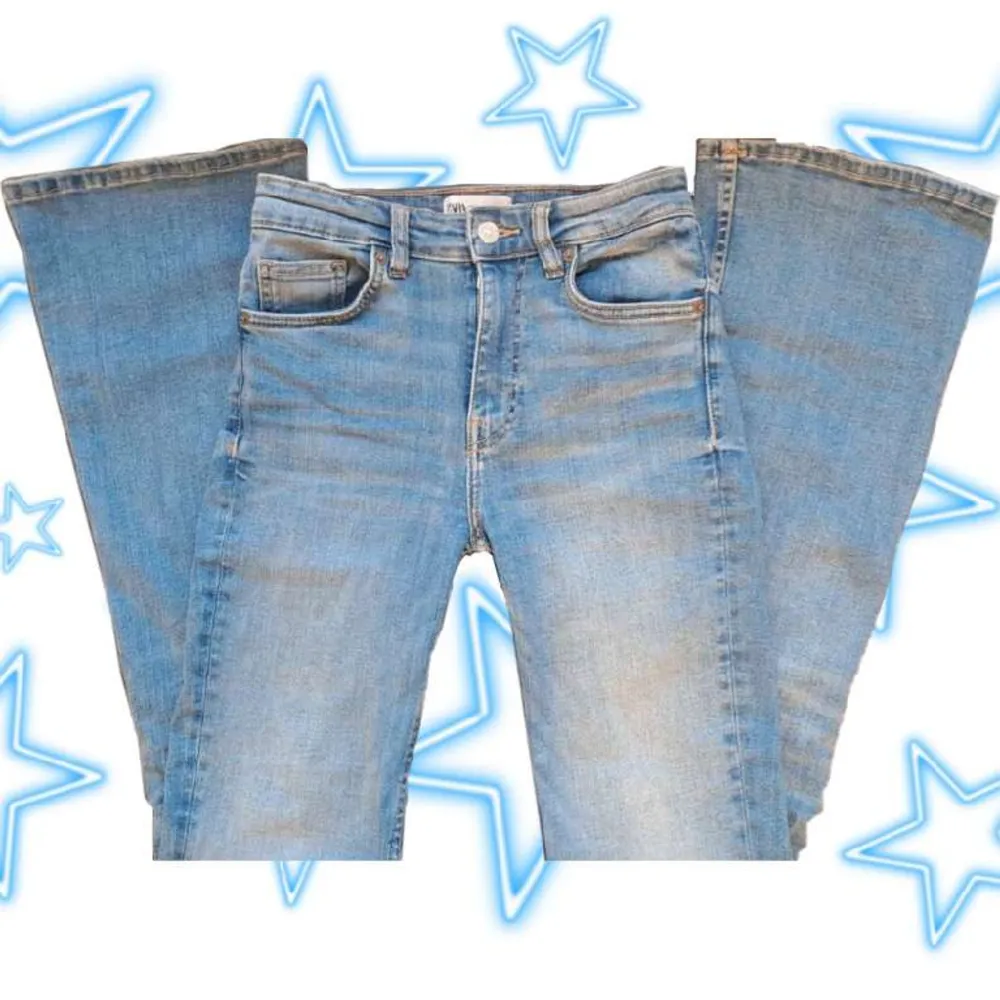 Fina bootcut jeans! Väldigt stretchiga och mjuka. Storlek 34! ☆ Använd köp nu! Kontakta vid frågor eller fler bilder! ☆. Jeans & Byxor.