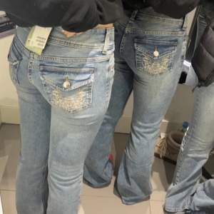 Slutsålda lågmidjade jeans från hm. Nästan aldrig använda 