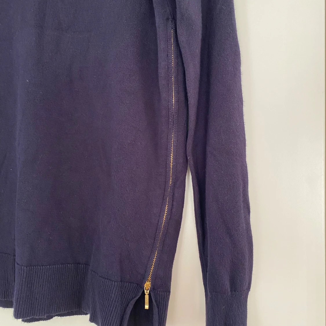 Marinblå stickad tröja fr Marie Lund Copenhagen strl S - 90