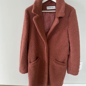 Ivy Revel Kappa 34/XS - Aldrig använd. 