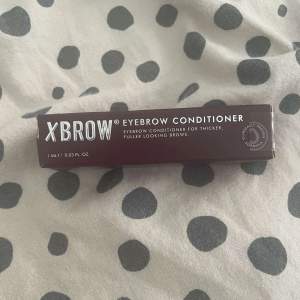 Hej, jag säljer en helt oanvänd brow conditioner från Xlash då jag råkade beställa två och glömde bort att lämna tillbaka, pris kan diskuteras💞