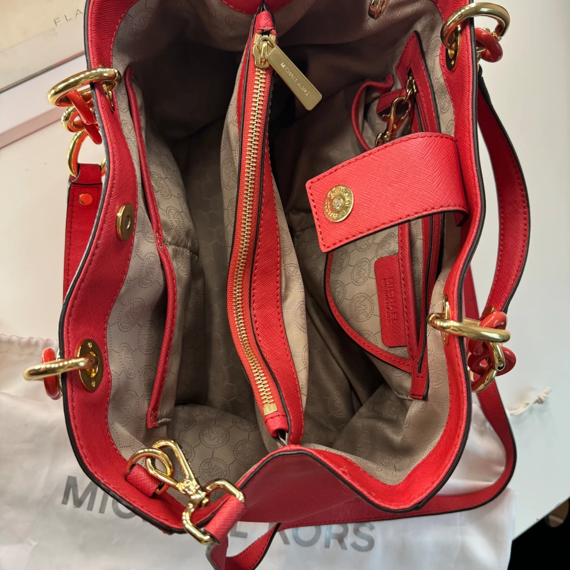 Rosa Michael kors väska  - 90