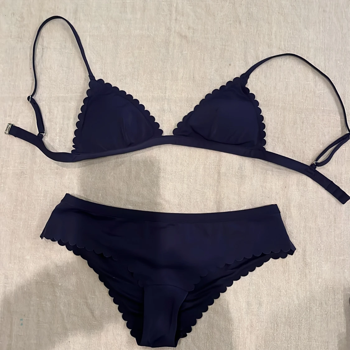 Mörkblå bikini stl 36