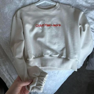 Äkta Calvin Klein  - Äkta Calvin Klein upphängd strl s nypris  1500 mitt pris 500