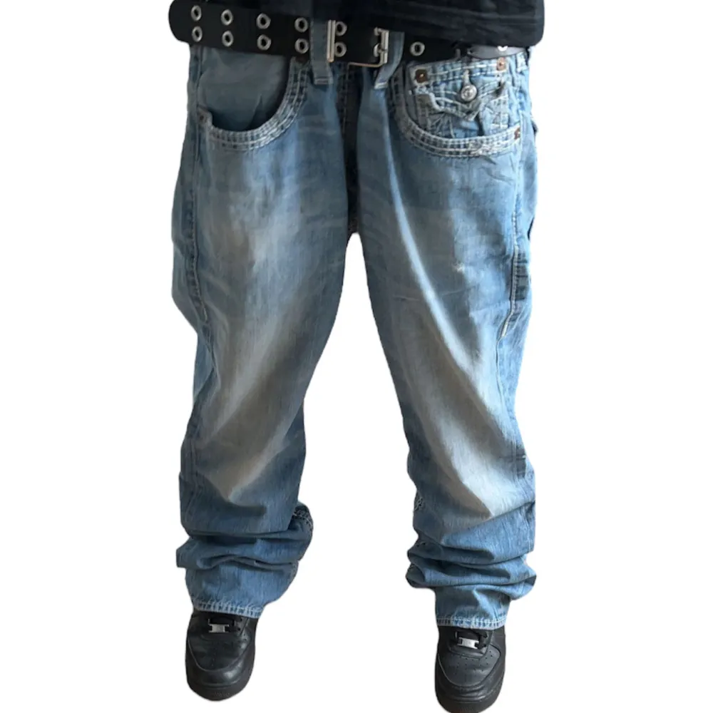 True Religion jeans Straight fit Triple stitch. W36 [Ytterbenslängd 108cm] [Innerbenslängd 83cm] [Midja 47cm] [Benöppning 23,5cm]. Jeans & Byxor.