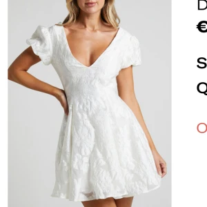 Studentklänning - !INTRESSEKOLL! på min studentklänning från showpo, den är helt slutsåld och köpte den för 1300 med frakt+tull. Den är helt ny aldrig använd 