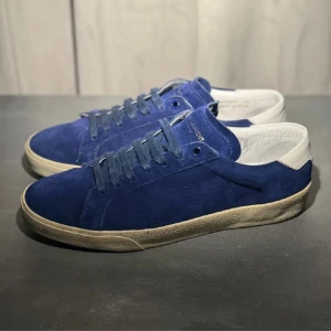 Saint Laurent  - Tja säljer nu dessa ass feta skor storlke 41. Nypris 7200kr. 