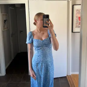 Blå klänning med mönster från Shien💕