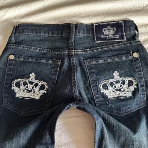 Lågmidjade bootcut jeans från Victoria Beckham💓midja 35 innerben 82 jae 165