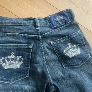 bra skick lågmidjade victoria beckham jeans köpt här på plick, midja 35cm tvärsöver