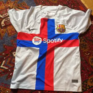 Barcelona fotbolls tröja skick 9:10 