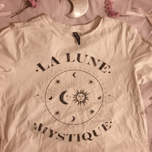 🎀T-shirt🎀 - Vit t-shirt med tryck 