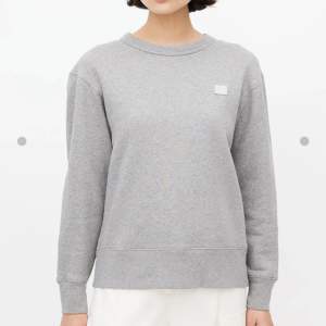 säljer min acne studios sweatshirt som ja köpte för ett tag sen. väl använd men i bra skick. 💖