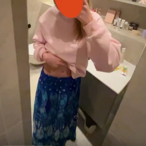 Zara - Säljer den här jätte fina lång kjolen säljer den pga använder ej o är inte min stil!!