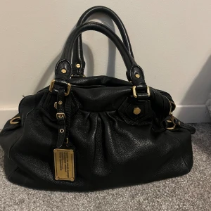 Marc my Marc Jacobs  - Intressekoll på min kära Marc Jacobs väska, köpt begagnad och är i mycket bra skick, men har liten fläck på insidan vilket inte märks av alls!!