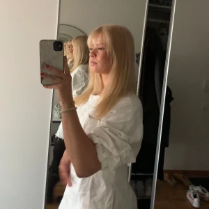 Jeansklänning  - Vit jeansklänning köpt från Sellpy men är ifrån ASOS 🤍 Endast använd en gång 