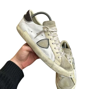 Philippe Model skor - Passa på! Fina Philippe Model skor säljes . Skicket får ni avgöra själva och de köpes i befintligt skick. Dustbag ingår. Billigast i Sverige just nu. Bara att höra av sig vid frågor/Carl