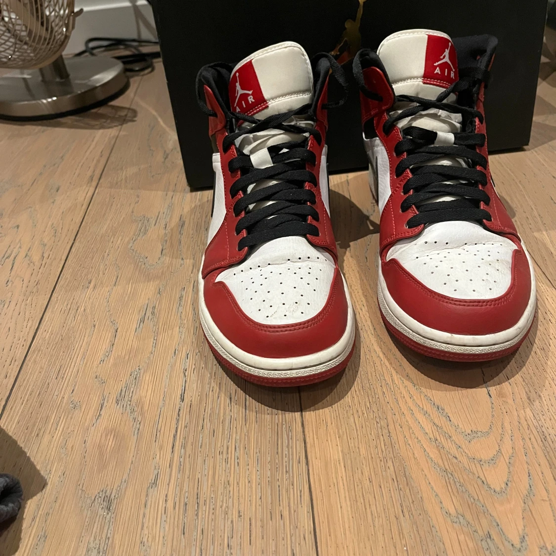 Nike Air Jordan 1 Chicago Mid