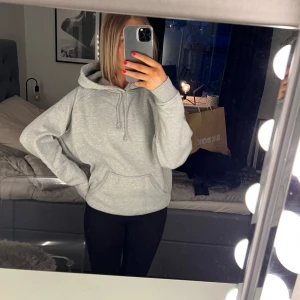 Grå hoodie från bikbok  - Grå hoodie från Bikbok, storlek S❤️