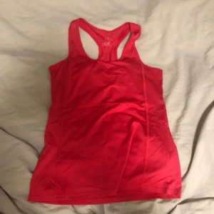 Träningströja NewBody - Träningströja ifrån NewBody i fint skick!🩷
