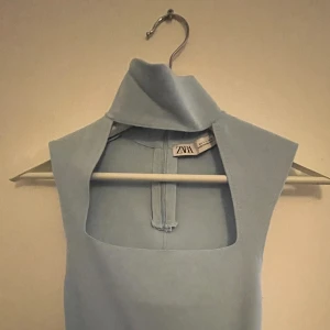 Topp - Topp från zara i väldigt fint skick💕☀️