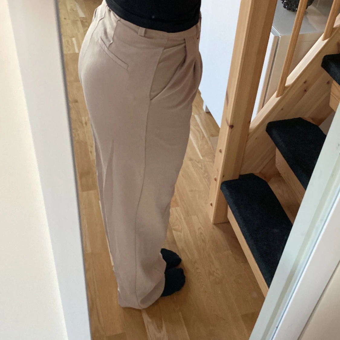 Långa beiga kostymbyxor  - 90