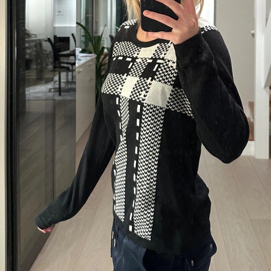 Stickad tröja svartvit - 90