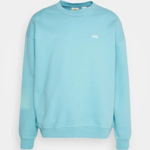 Levis sweatshirt - Säljer denna sweatshirten från Levis exklusiva gold tab kollektion. Slutsåld överallt, nypris 719kr. Tröjan är i unisex storlek S Knappt använd så superfint skick! Jätteskönt och exklusivt material 