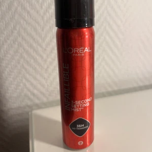 Settingspray - Använd 1 gång, men gillar den jag har mer så säljer denna💘