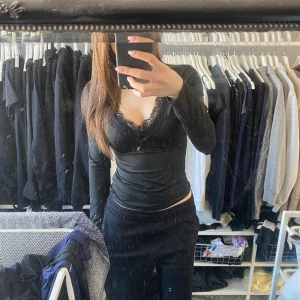 vringad tröja  - oanvänd 🖤 