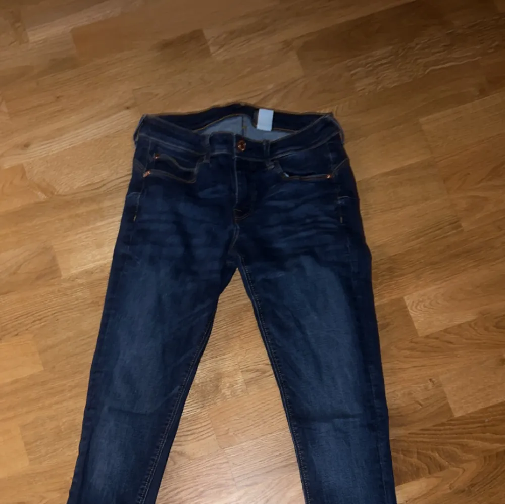 Nya skinny jeans som jag it vill ha kvar längre, stretchiga, kan mötas upp i Stockholm annars kan man köpa via köp nu. Jeans & Byxor.