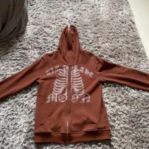 Aim for the moon  - Har nån fläck som går att få bort men syns ej