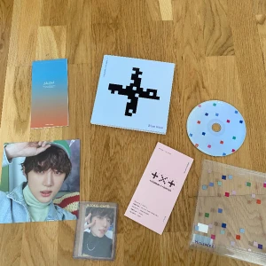 Txt album - Txt album med alla tillbehör, förutom klistermärkena😊