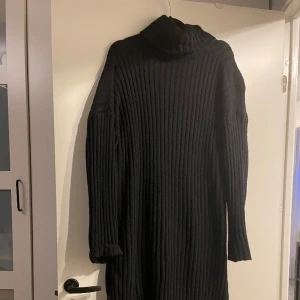 Stickade klänning - Stockade klänning 