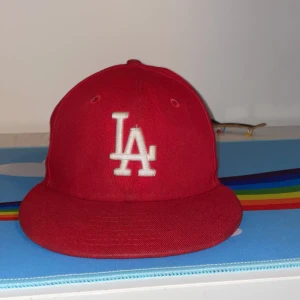 New era los angeles keps - Bra skick har använt inte mycket nästan ny