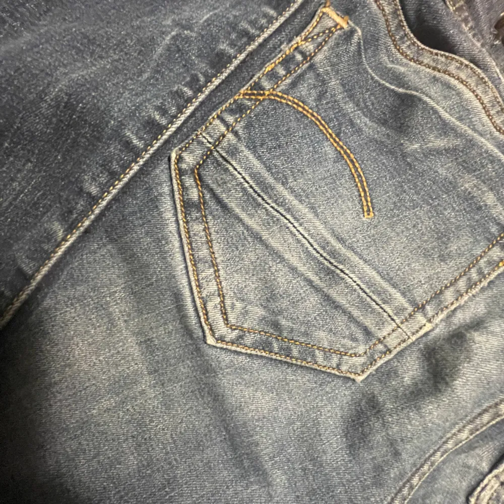 Bootcut jeans som är stretchiga och sköna jeans. Jeans & Byxor.