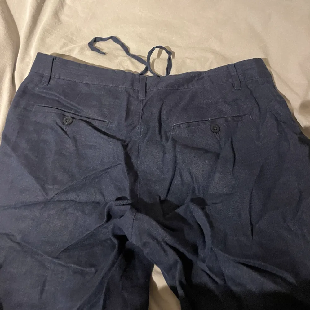 Jättesnygga chinos från gant som tyvärr är för små för mig. Storlek small, relaxed fit. Nypris 1299kr, nästan oanvända . Jeans & Byxor.