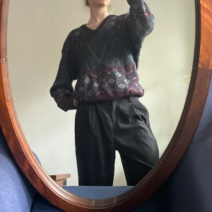 stickad tröja - säljer denna superfrina stickade tröja ! den sitter oversize på mig som har s ❤️hör av er vid frågor :) frakt tillkommer! kram🫶🏼