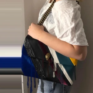 Kurt geiger kensington - Säljer min kurt geiger! Använd men mycket bra skick. Skriv för fler bilder!💜🖤 verkar inte säljas längre, kan mötas och skicka
