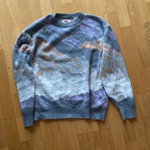 Levis oversized tröja. - Oversized tjocktröja från Levis. I gott skick.