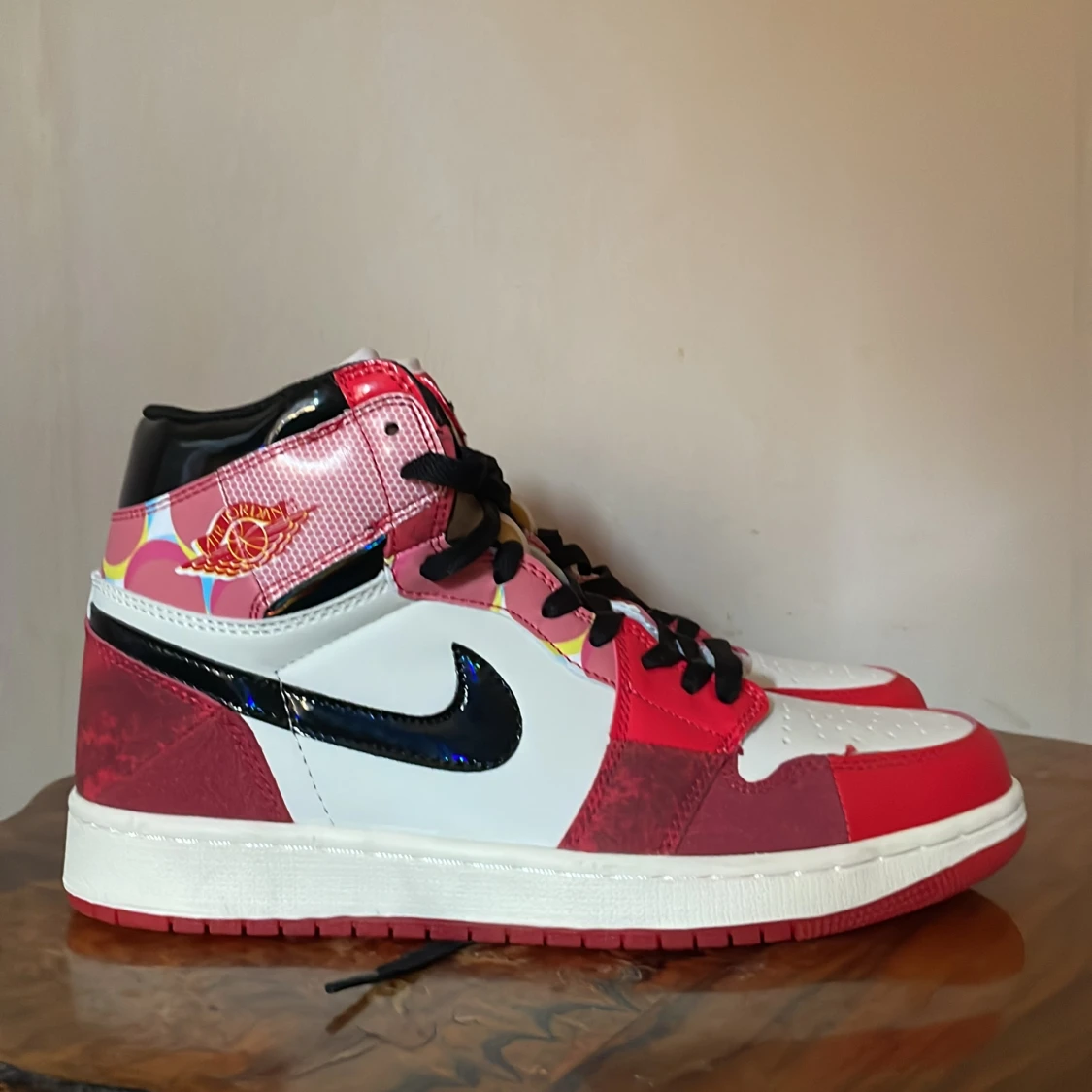 Jordan 1s og retro spiderman across the spiderverse - 90