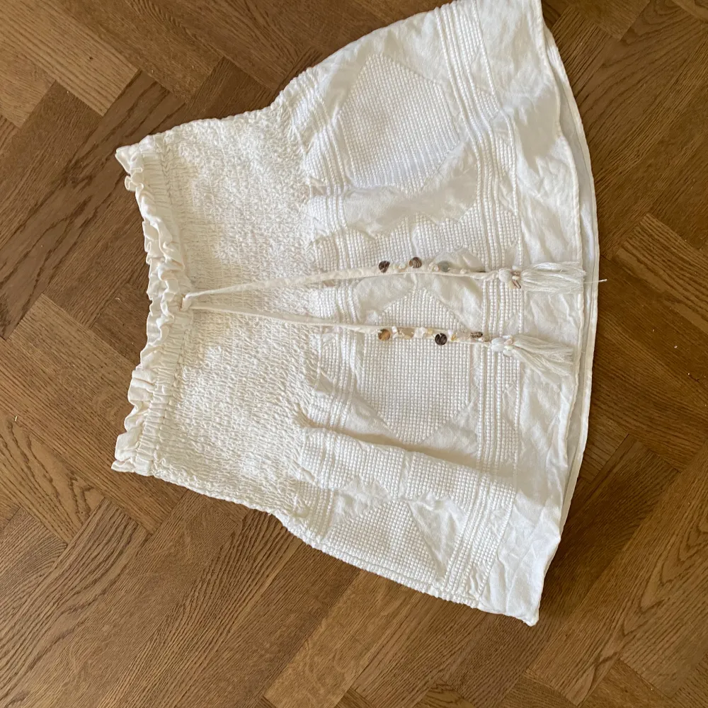 Jättefin kjol köpt i Milano förra året, har bara använt två gånger💕💕storlek xs men passar även M och S. Kjolar.