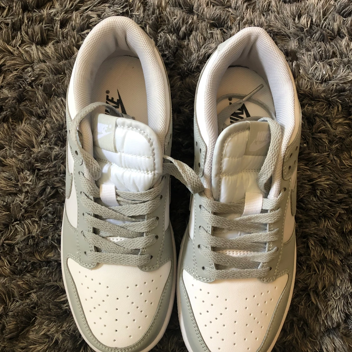 Grå Nike Dunks, storlek 38 - 91