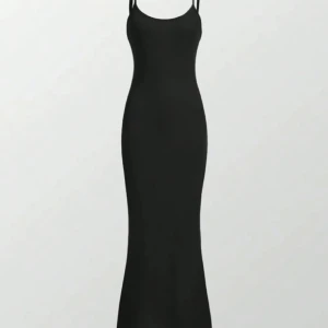 Svart långklänning  - Toppen skick, aldrig använd