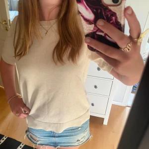 Finstickad t-shirt - Bra skick!