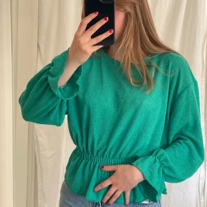 Grön topp - grön topp från zara, använd 1 gång