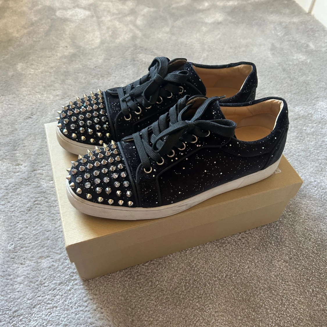 Louboutin  - 90