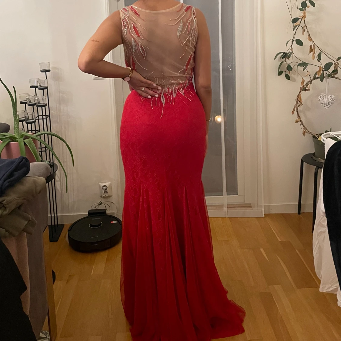 Röd festklänning 500kr - 90